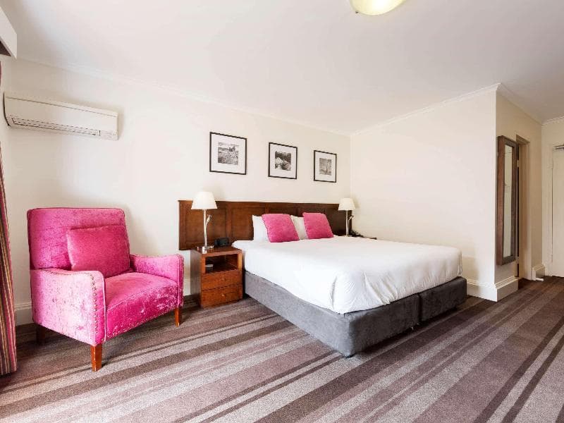 Mercure Canberra 4
