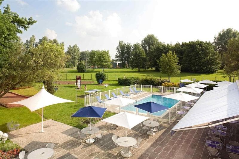 Novotel Valenciennes 4