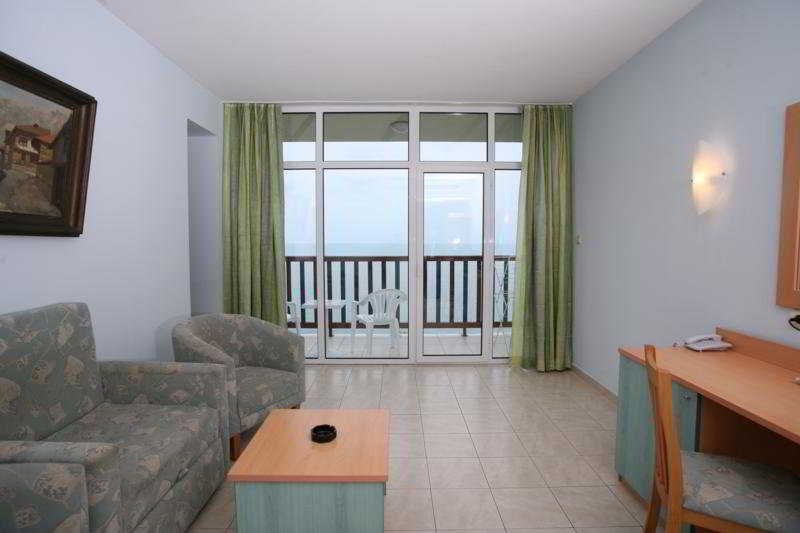 Paradise Beach Hotel 4
