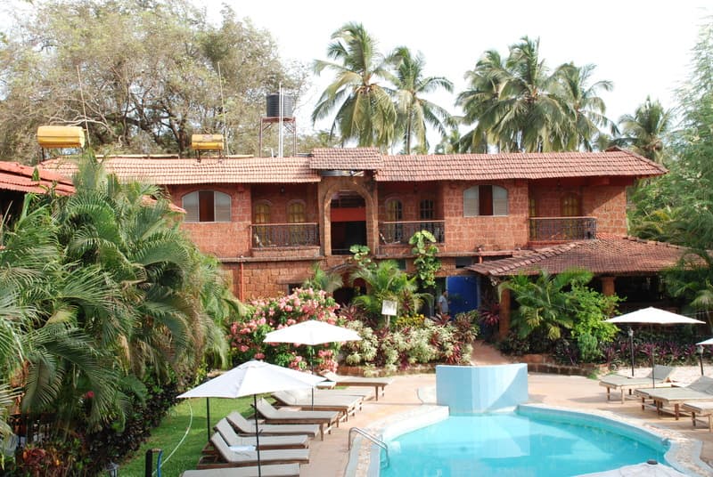 Capital O 322 Sea Breeze Candolim Hotel 3