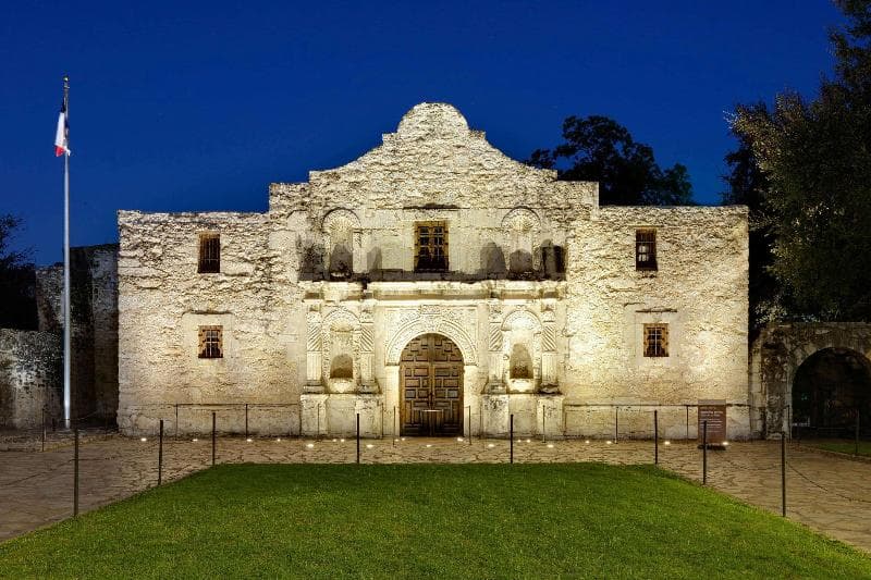 Super 8 by Wyndham San Antonio Downtown/Alamo 3