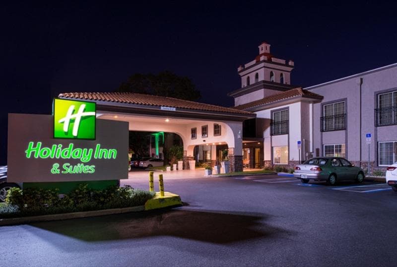 Red Roof PLUS & Suites Tampa 2
