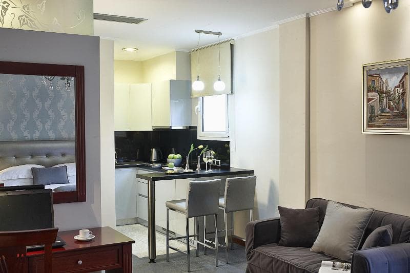 Ava Hotel & Suites 3