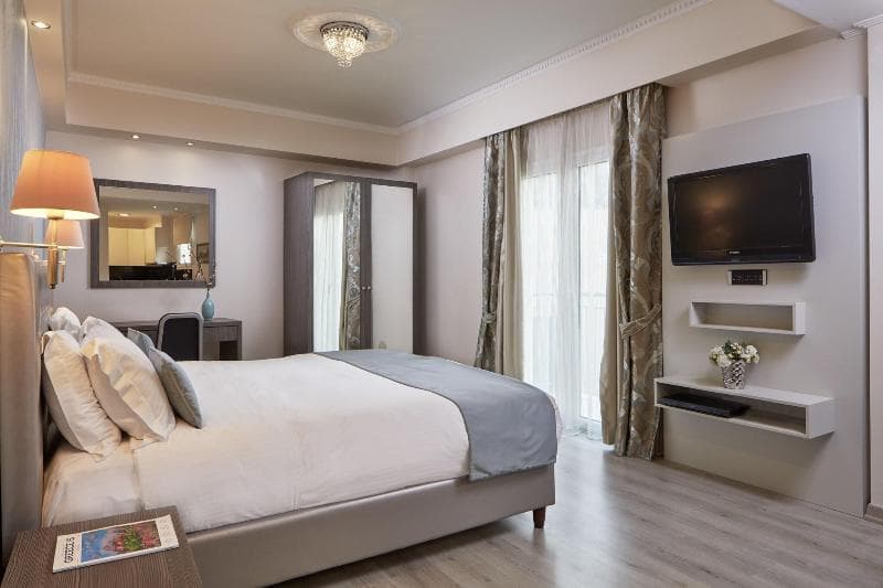 Ava Hotel & Suites 5