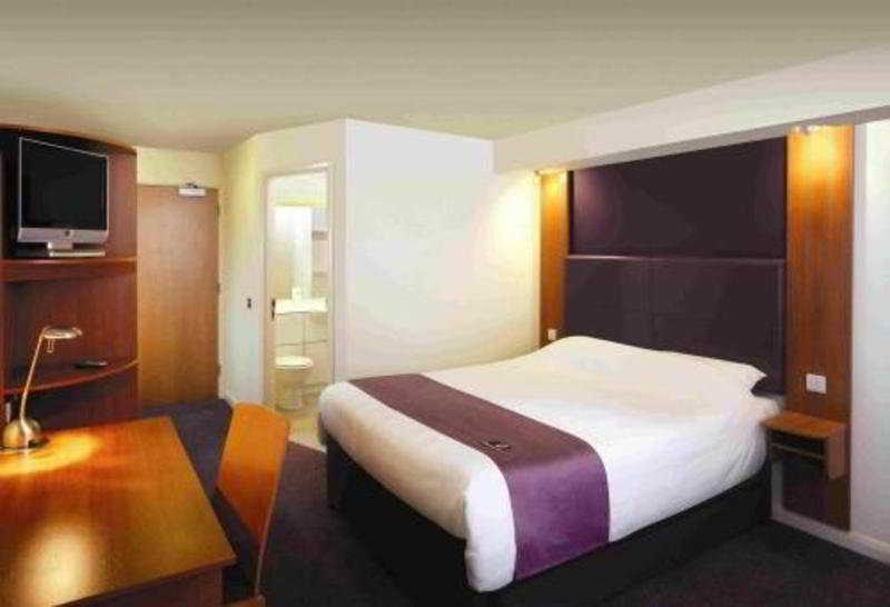 Premier Inn Belfast City Cathedral Quarter 2