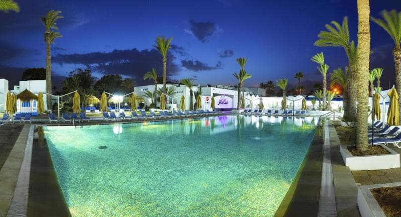 Hari Club Beach Resort 3