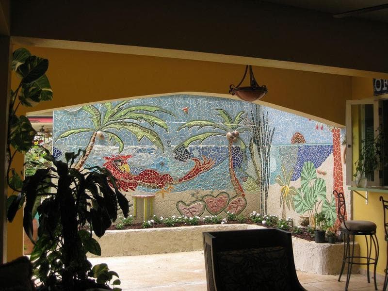 Lazy Parrot Inn 5