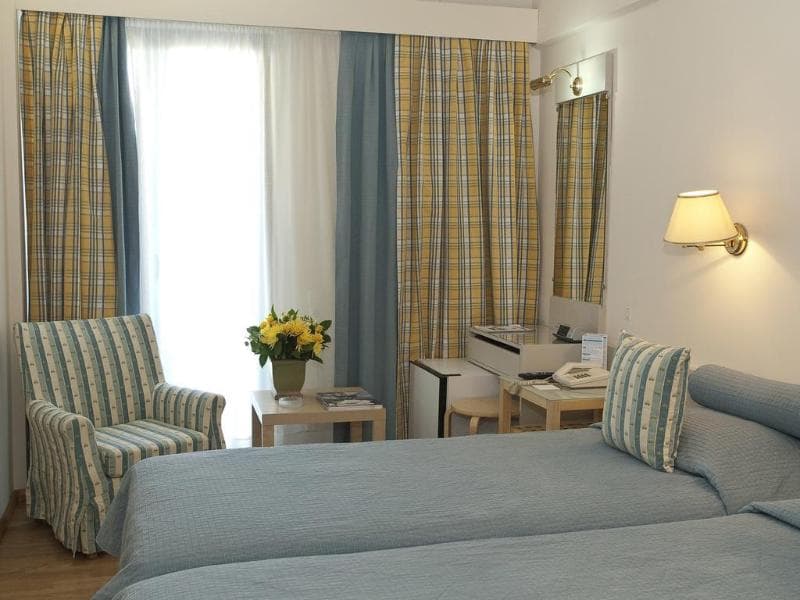 The Park Hotel Piraeus 2