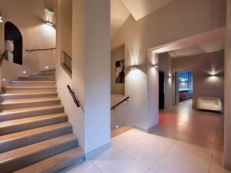 Red And Blue Design Hotel 4