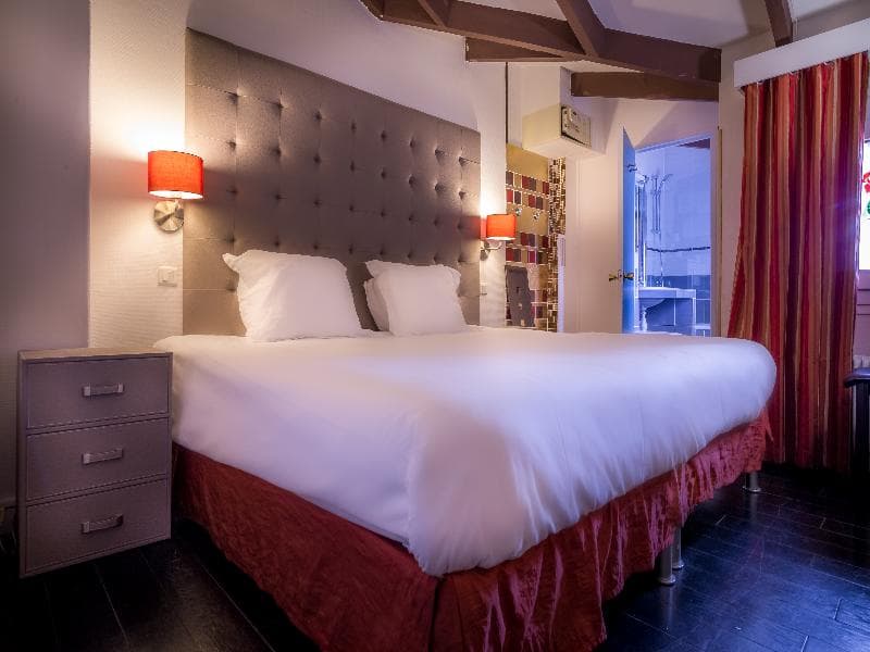 Hotel Eiffel Segur photo 1
