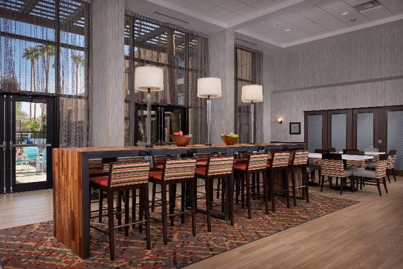 Hampton Inn & Suites Phoenix/Scottsdale on Shea Boulevard 5
