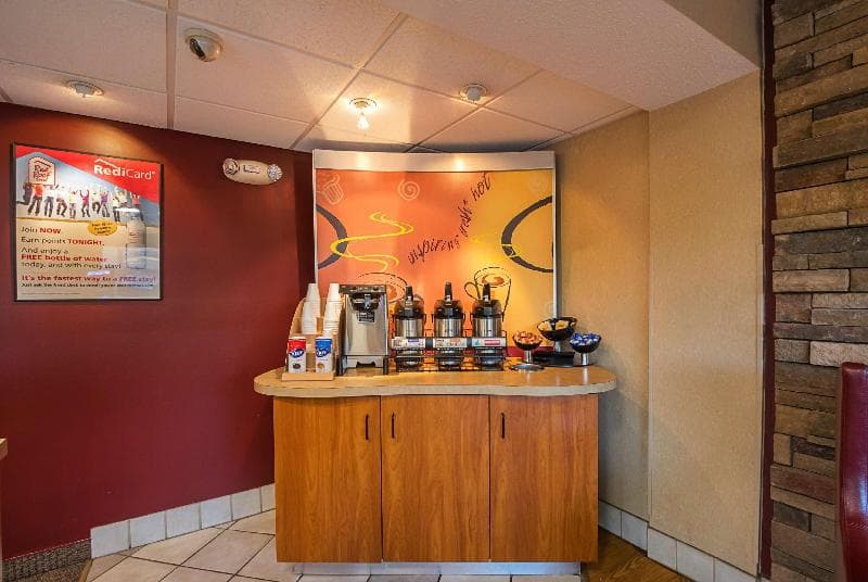 Red Roof Inn Indianapolis North photo 1