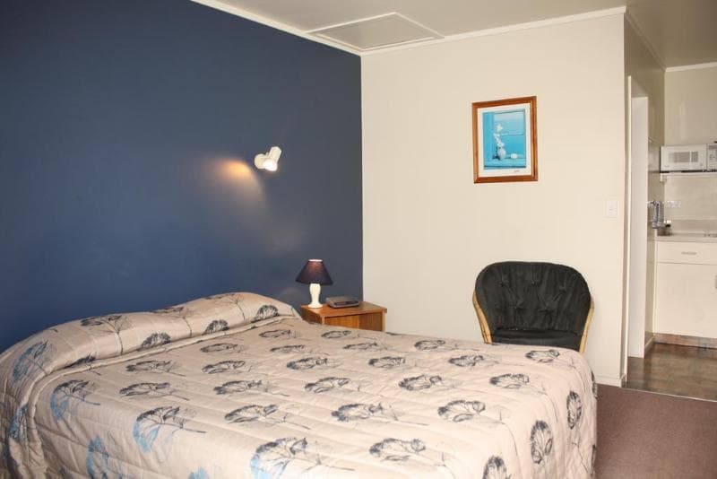 Commodore Court Motel 3
