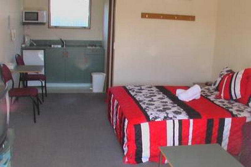 Willowbank Motel 3