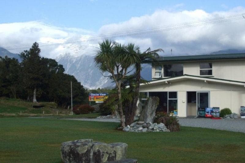 Glacier View Motel 3