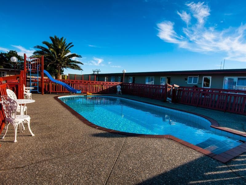Charles Court Motel main