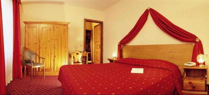 Courmayeur main