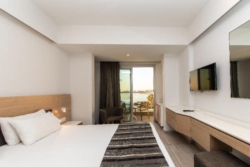 Evalena Beach Hotel Apartments 5