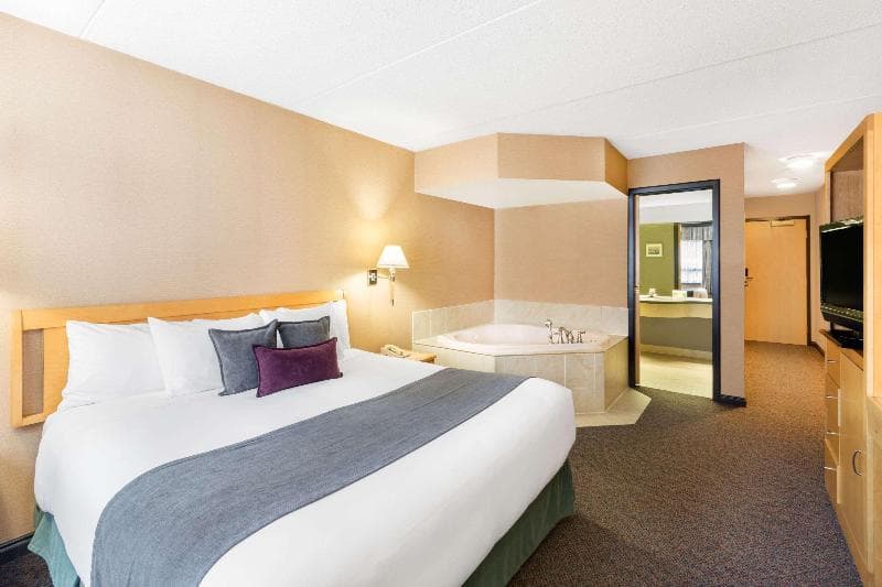 Ramada Plaza by Wyndham Prince George photo 1