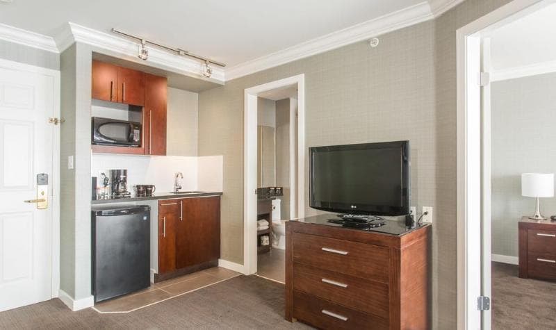 Sandman Hotel Red Deer 4