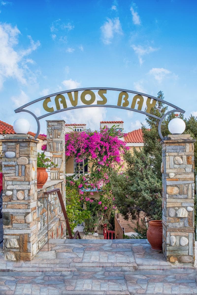 Cavos Bay Hotel 5