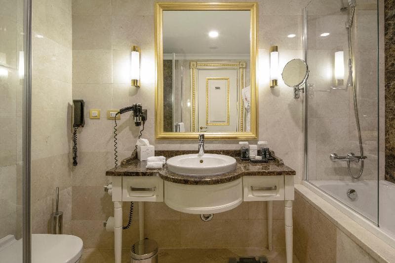 Crowne Plaza Hotel Istanbul - Asia 3