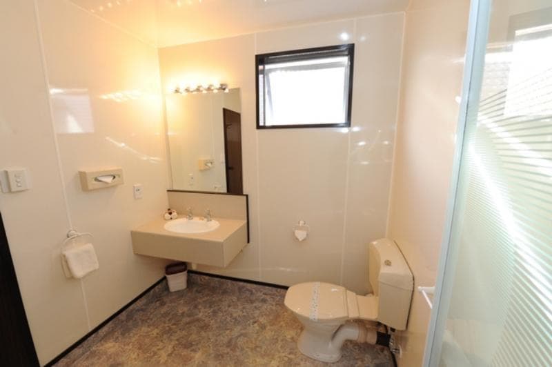Alcala Motel 5
