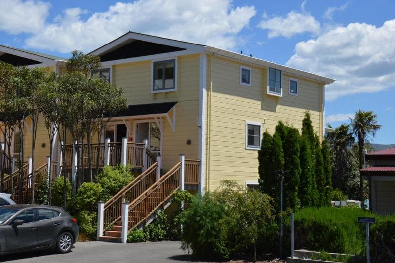 The Bruce Waterfront Apartments 4
