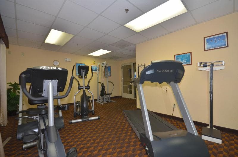 Holiday Inn Express Las Vegas-Nellis 2