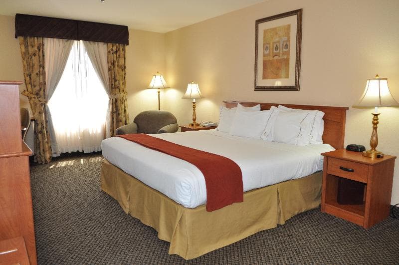 Holiday Inn Express Las Vegas-Nellis 5