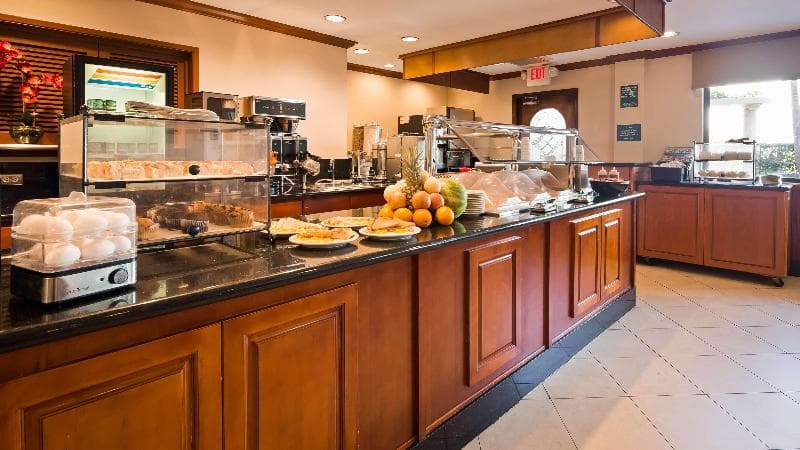 Best Western Plus Orange County Airport North 3