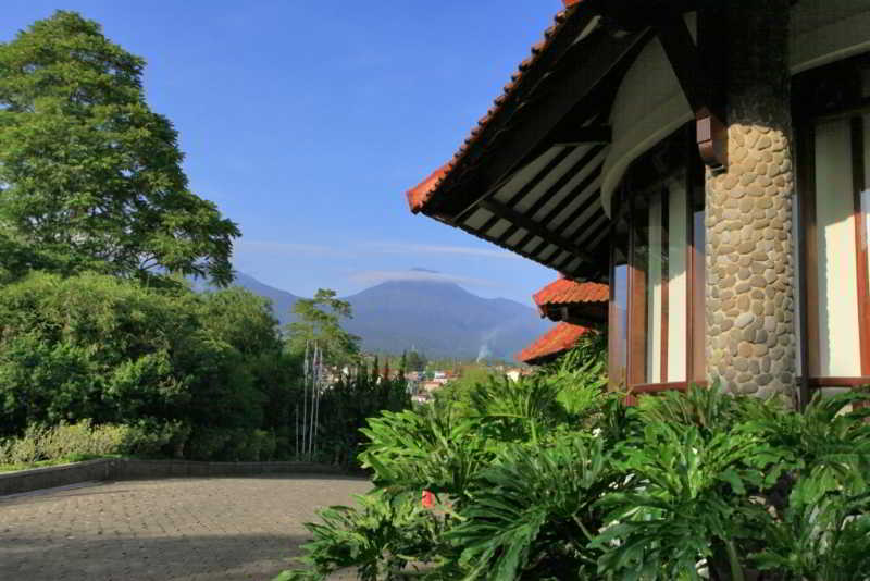 Novus Giri Resort & Spa 2