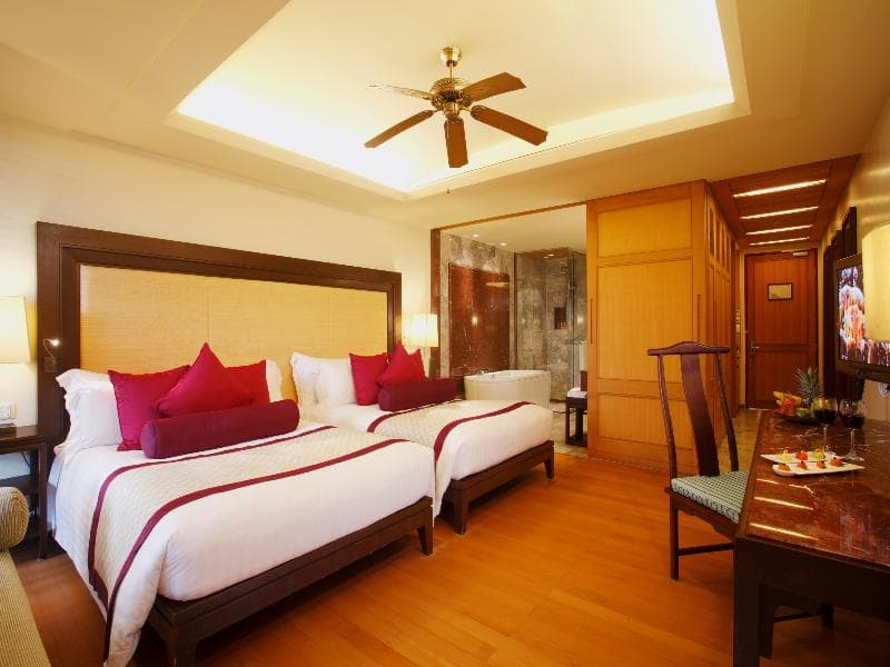 Centara Grand Beach Resort Phuket 3