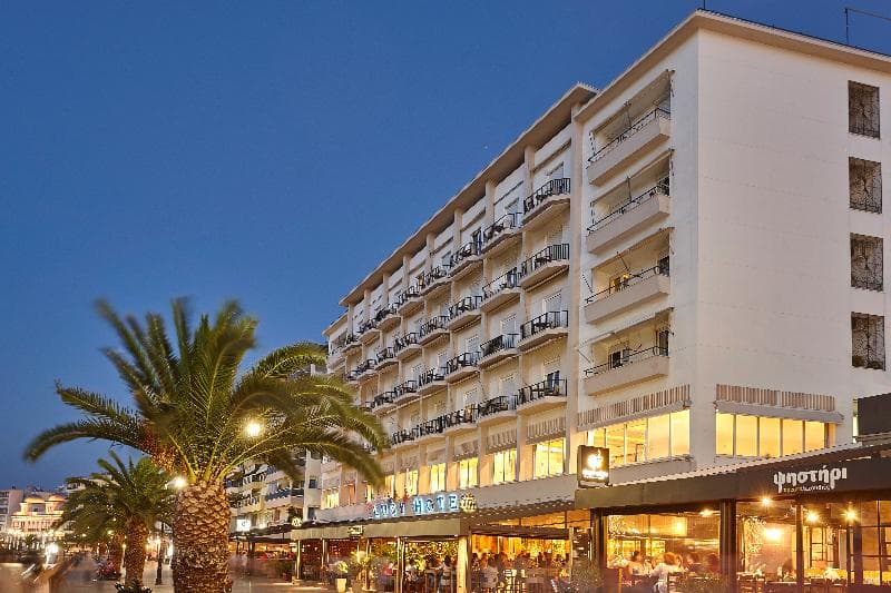 Lucy Hotel 2