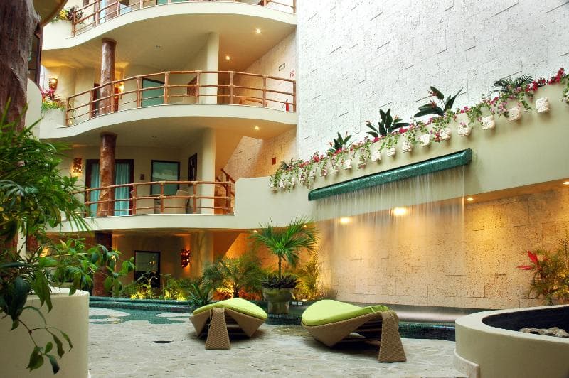 Maya Villa Condo Hotel & Beachclub 2
