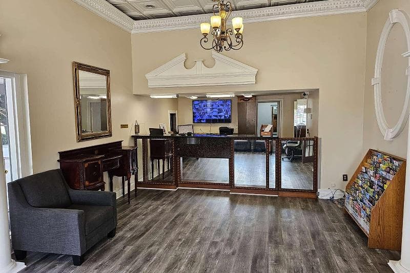 Super 8 By Wyndham Metairie photo 1