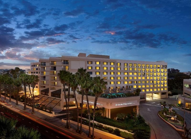 Hilton Santa Monica Hotel & Suites photo 1
