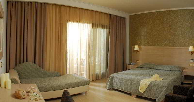 Cactus Royal Spa Resort Hotel 4