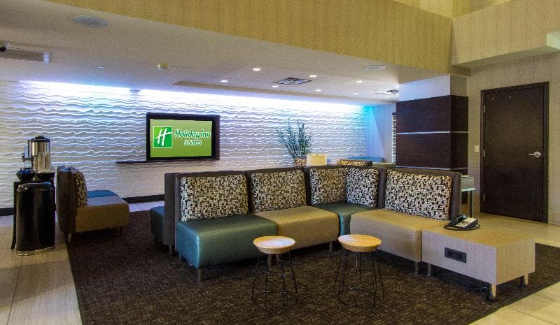 Holiday Inn & Suites Scottsdale North - Airpark 2