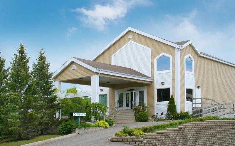Hébergement Mont-Sainte-Anne main