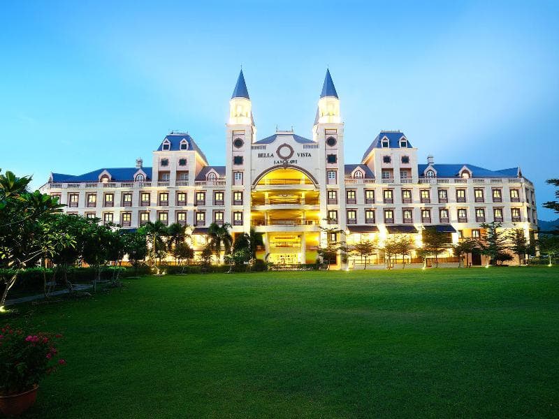 Bella Vista Waterfront Resort & Spa 2