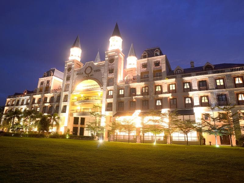 Bella Vista Waterfront Resort & Spa 5