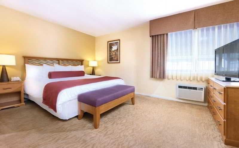 Club Wyndham Dolphin's Cove 4