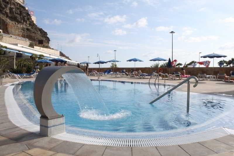 Apartamentos Amadores Beach 3