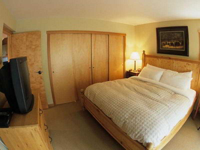 Whispering Pines 4