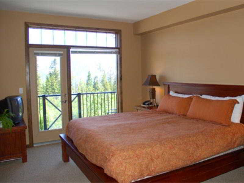 Glacier Mountaineer Lodge 5