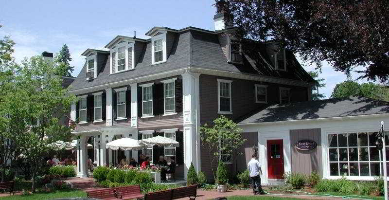 Concord's Colonial Inn photo 1