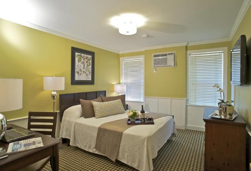Concord's Colonial Inn 4