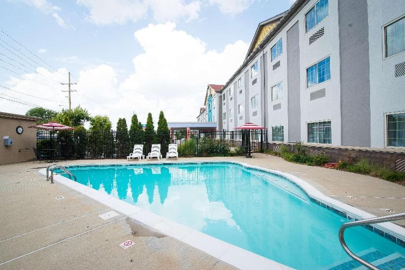 SureStay Plus by Best Western Louisville Airport Expo 5