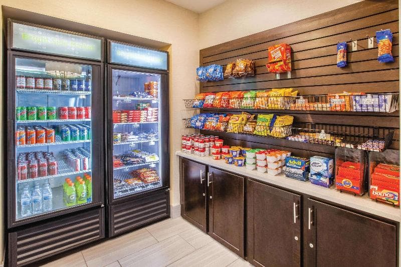 La Quinta Inn & Suites by Wyndham Cincinnati Airpt Florence 5